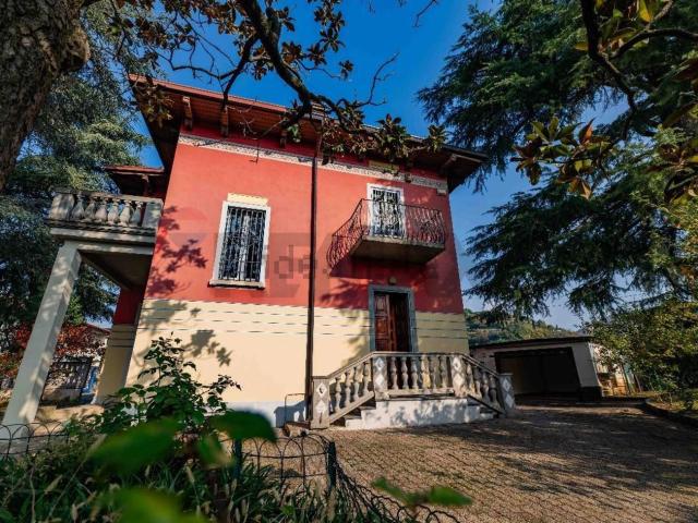 Casa in vendita a Carobbio Degli Angeli, Lombardia