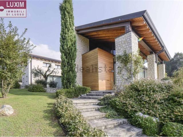 Casa in vendita a Crespano Del Grappa, Veneto