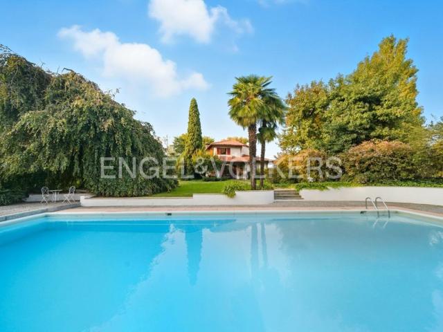 Casa in vendita a Fenegrò, Lombardia