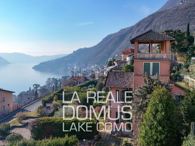 Casa in vendita a Moltrasio, Lombardia