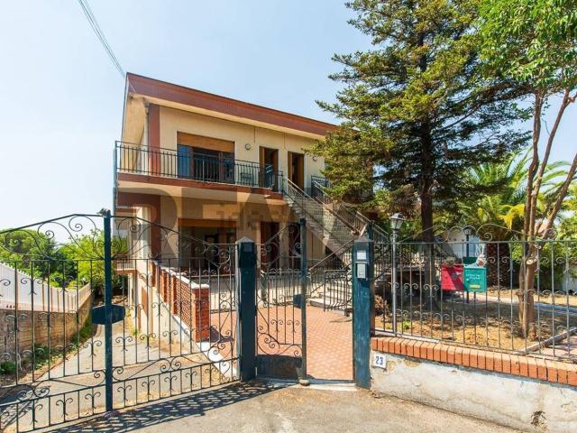 Casa in vendita a Pedara, Sicilia