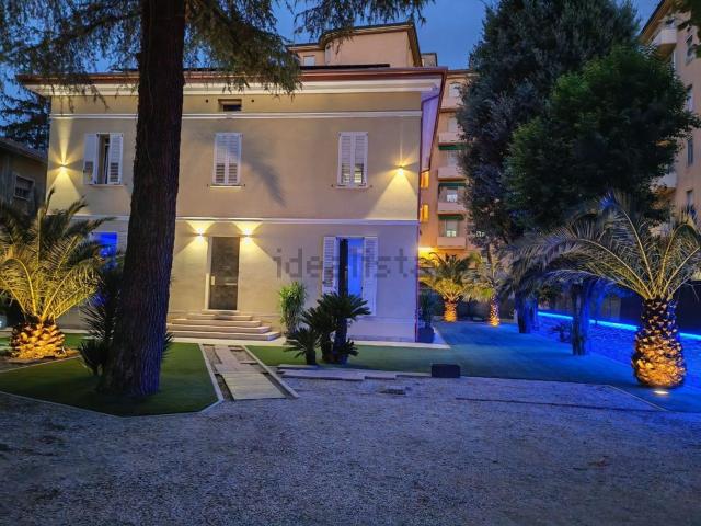 Casa in vendita a Santo Stefano, Bologna