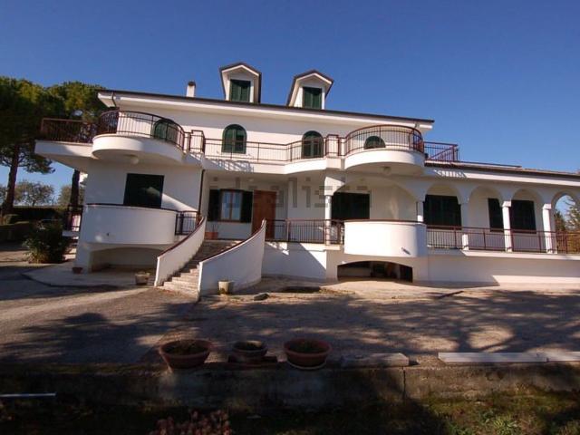 Casa in vendita a Tirassegno, Marche