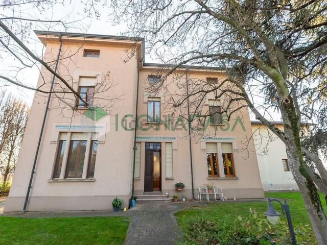 Casa in vendita a Zona Po, Cremona