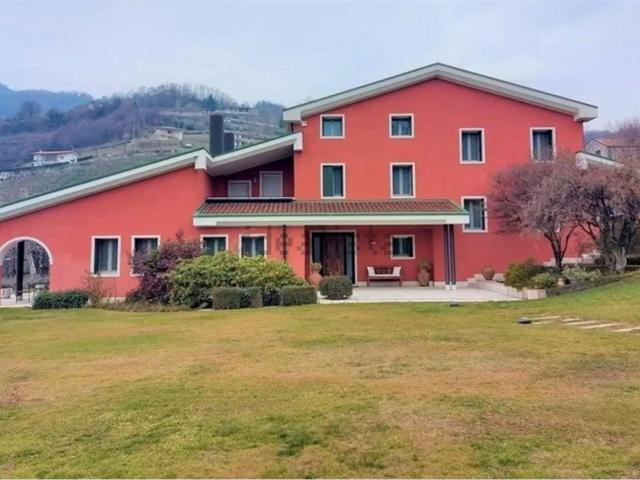 Casa in vendita a Chiampo, Veneto