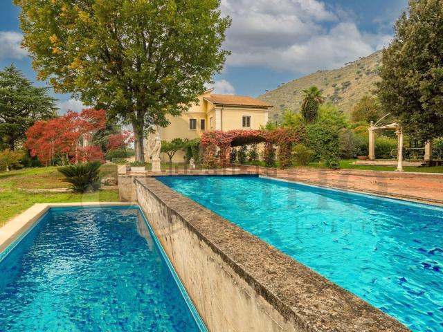 Casa in vendita a Villa Santa Lucia, Lazio