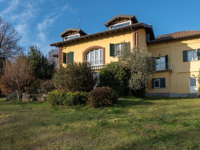 Casa in vendita a Varese, Lombardia