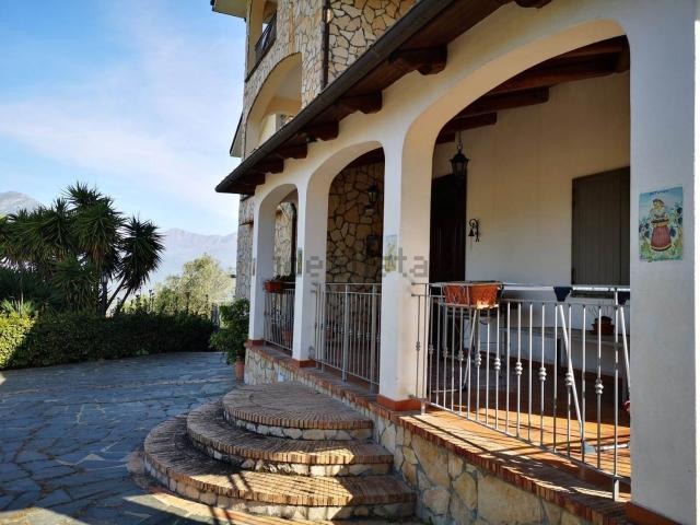 Casa in vendita a Santa Maria a Vico, Giffoni Valle Piana