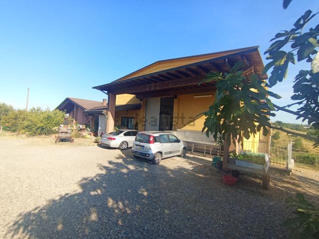Casa in vendita a Ziano Piacentino, Reggio Emilia