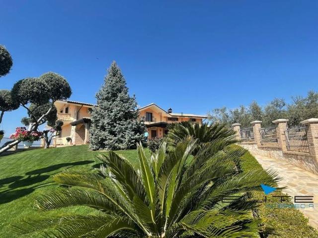 Casa in vendita a Colle di Sale, Città Sant'angelo