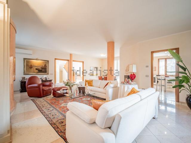 Casa in vendita a Val d’Enza, Re