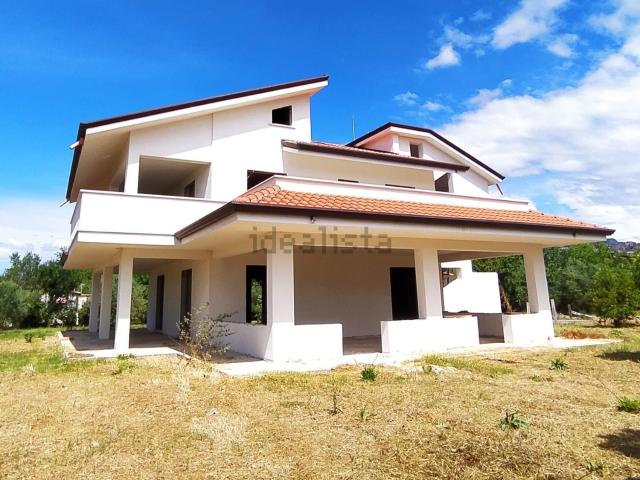 Casa in vendita a Minturno, Lazio