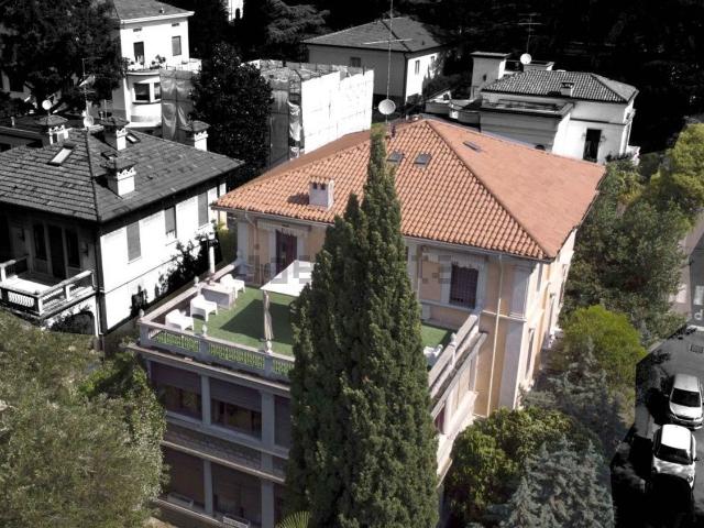 Casa in vendita a Zona Centro, Brescia