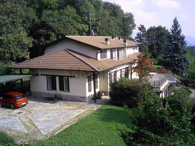 Casa in vendita a Proserpio, Lombardia