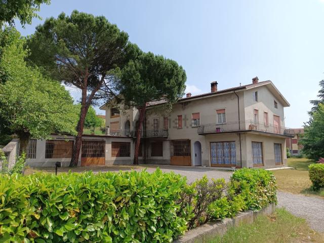 Casa in vendita a Alta Val Tidone, Nibbiano