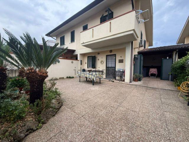 Casa in vendita a Bella Farnia, Sabaudia