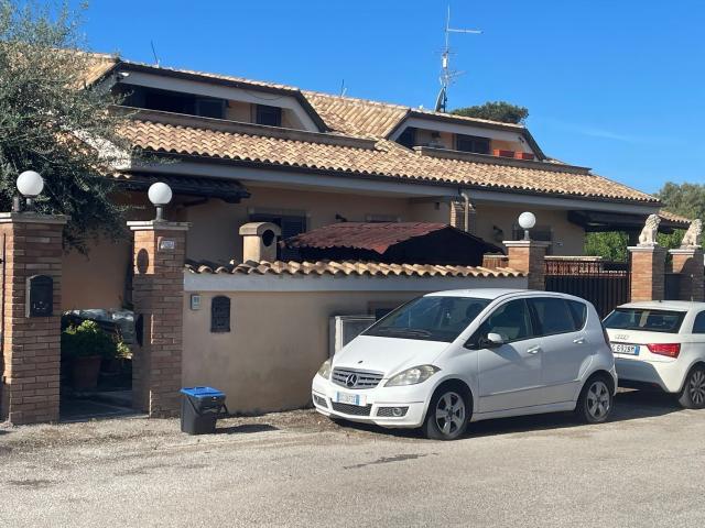 Casa in vendita a Campo Jemini, Pomezia