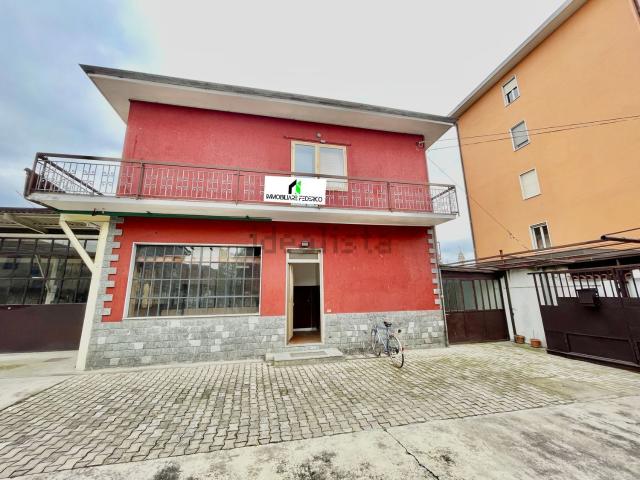 Casa in vendita a Piemonte, Novara