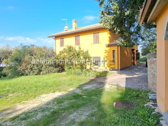 Casa in vendita a Picciano, Marche