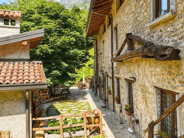 Casa in vendita a Pasturo, Lombardia