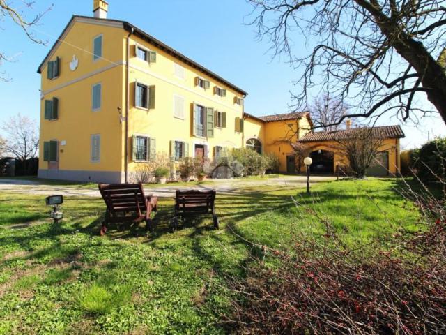Casa in vendita a Terra di Mezzo, Re