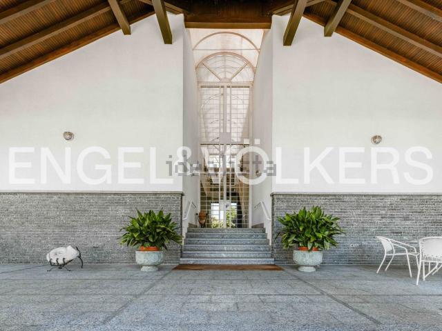 Casa in vendita a Samarate, Lombardia