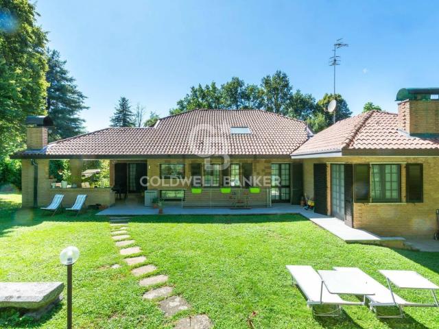 Casa in vendita a Carimate, Lombardia