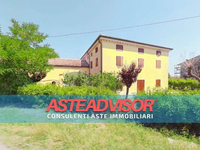 Casa in vendita a Unione Comuni Modenesi Area Nord, Mirandola
