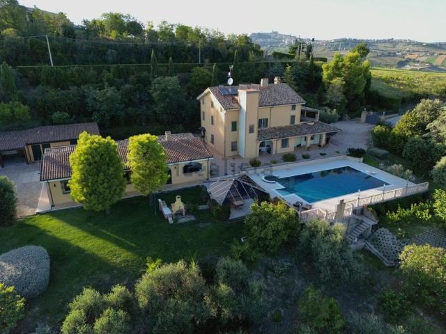Casa in vendita a Marche, Fermo