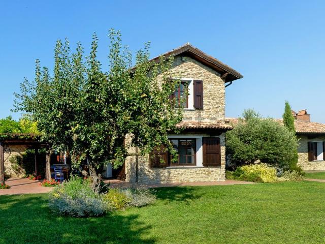 Casa in vendita a Marcadello, Montù Beccaria