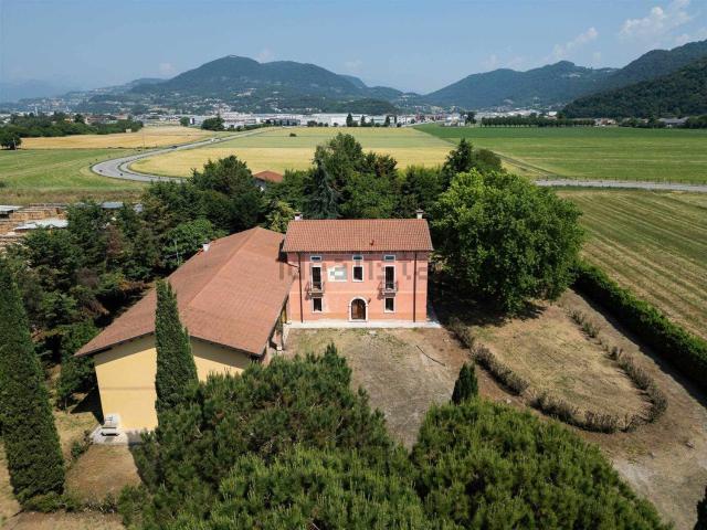 Casa in vendita a Castelgomberto, Veneto