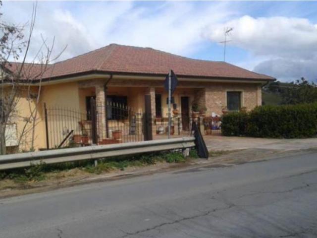 Casa in vendita a Assoro, Sicilia