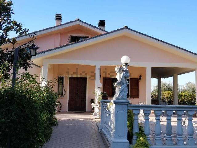Casa in vendita a Carrara, Marche