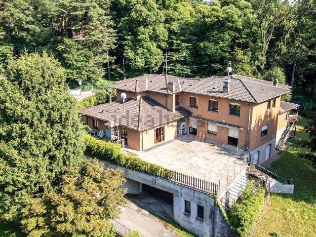 Casa in vendita a Biumo Superiore, Varese