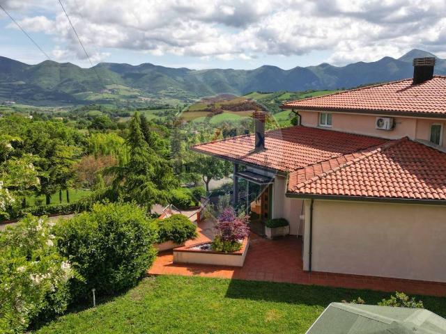 Casa in vendita a Collepaganello, Marche