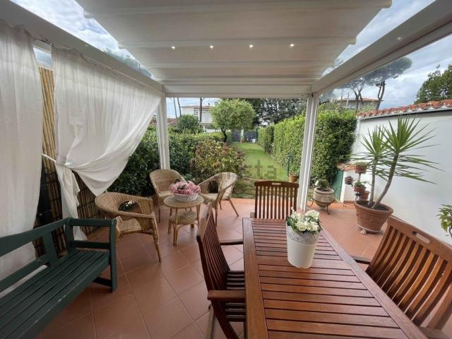 Casa in vendita a Marina di Pietrasanta, Pietrasanta
