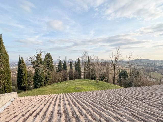 Casa in vendita a Pastrengo, Verona