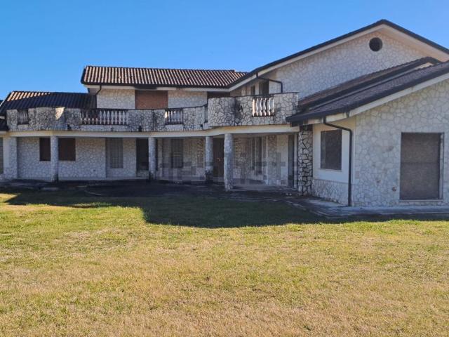 Casa in vendita a Acropoli di Civitavecchia, Arpino