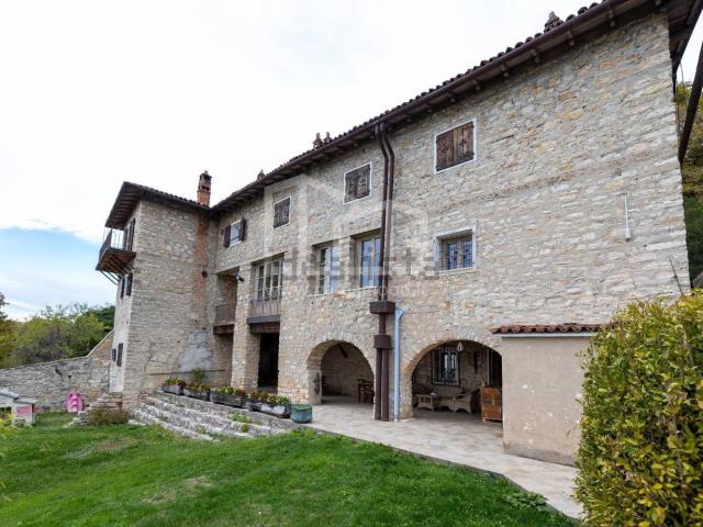 Casa in vendita a Zona Centro, Brescia