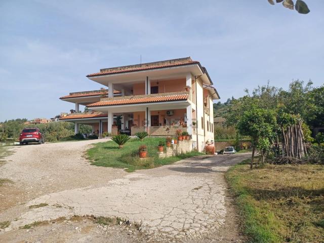 Casa in vendita a Giungano, Campania