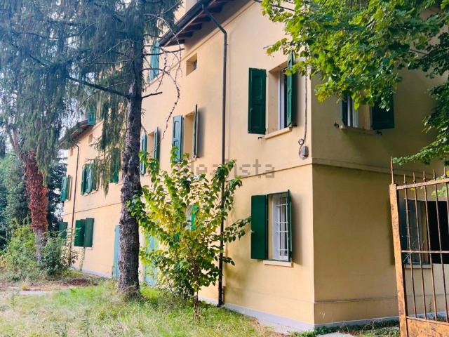 Casa in vendita a Modena, Quartiere Albareto