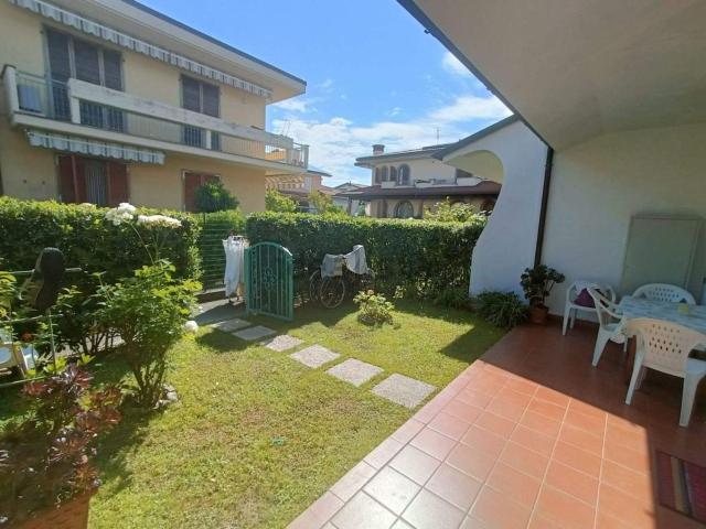 Casa in vendita a Marina di Massa, Marina Di Massa