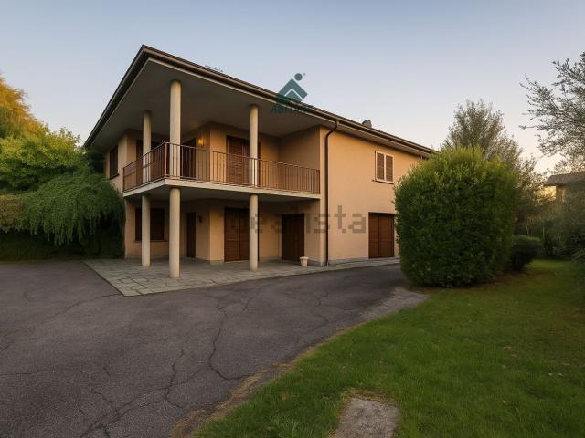 Casa in vendita a Somaino, Faloppio