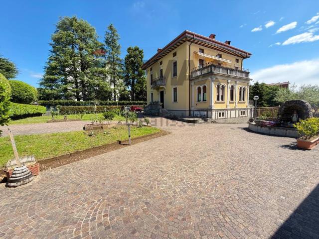 Casa in vendita a Ponte San Pietro, Lombardia