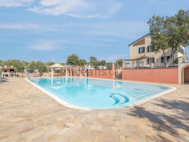 Casa in vendita a Cecina, Livorno