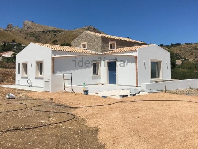 Casa in vendita a Case Tropea, Castellammare Del Golfo