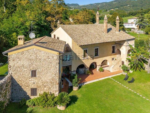 Casa in vendita a Rubiana, Caprino Veronese