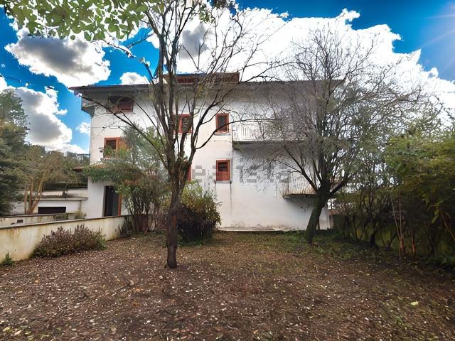 Casa in vendita a Avellino, Campania