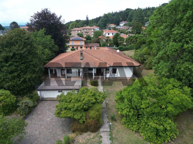 Casa in vendita a Vergiate, Lombardia