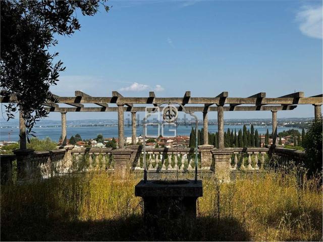 Casa in vendita a Desenzano Del Garda, Brescia